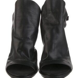 NWOT Balenciaga Leather sling back heels